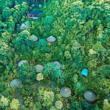 Luna Lodge Carate المظهر الخارجي الصورة