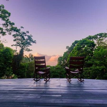 Luna Lodge Carate المظهر الخارجي الصورة