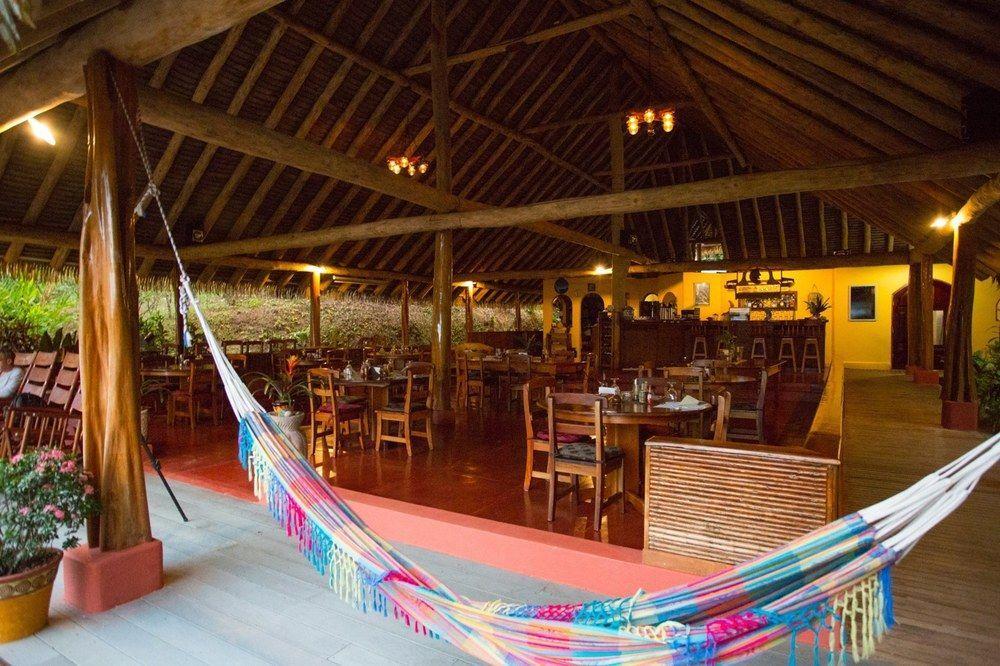 Luna Lodge Carate المظهر الخارجي الصورة