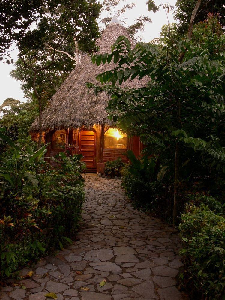Luna Lodge Carate المظهر الخارجي الصورة