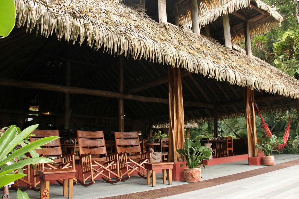 Luna Lodge Carate المظهر الخارجي الصورة