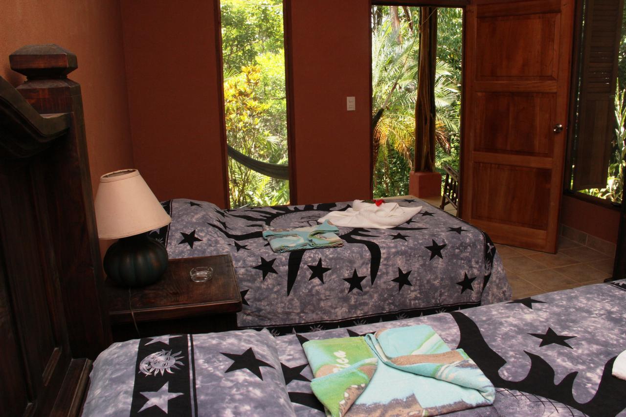 Luna Lodge Carate الغرفة الصورة