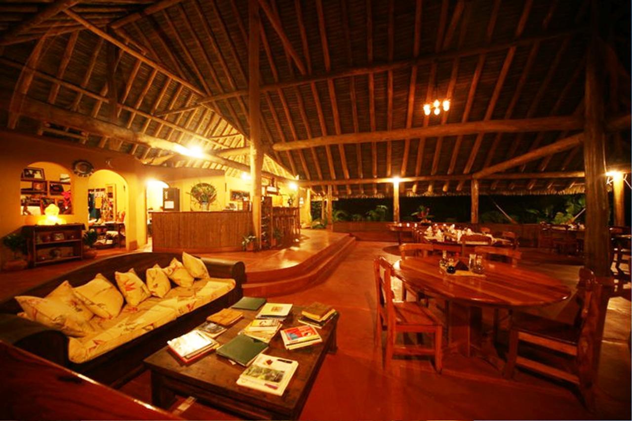 Luna Lodge Carate المظهر الخارجي الصورة
