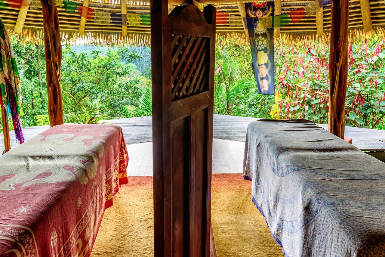 Luna Lodge Carate المظهر الخارجي الصورة