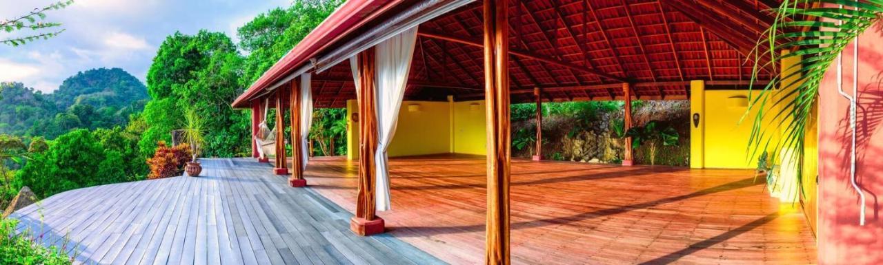Luna Lodge Carate المظهر الخارجي الصورة